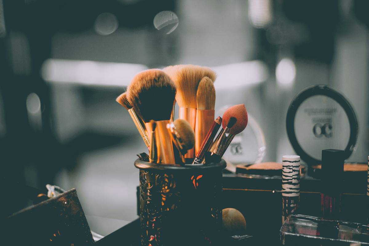 Creative Makeup Kits: 7 Proven Tips to Avoid Costly Fantasy Makeup Mistakes